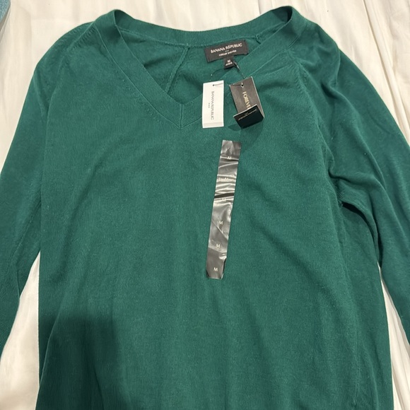 Banana Republic Green Forever Sweater - Picture 4 of 4